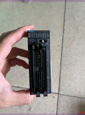 (非标价)欧姆龙CJ1W-MD263功能正常，外观完好无损。