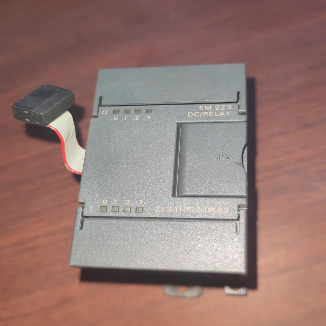 6ES7 223-1HF22-0XA0，