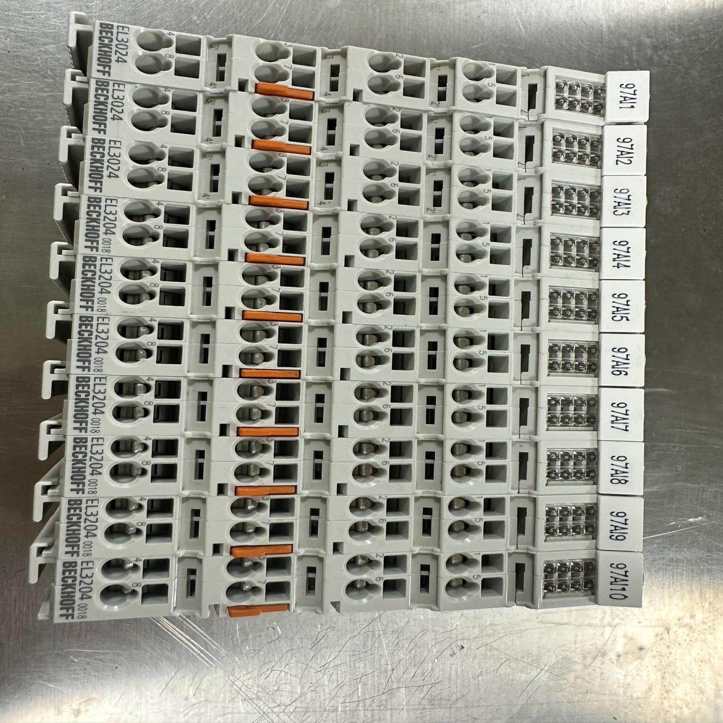 倍福EL3204 刚刚10；成色95充新；议价出售