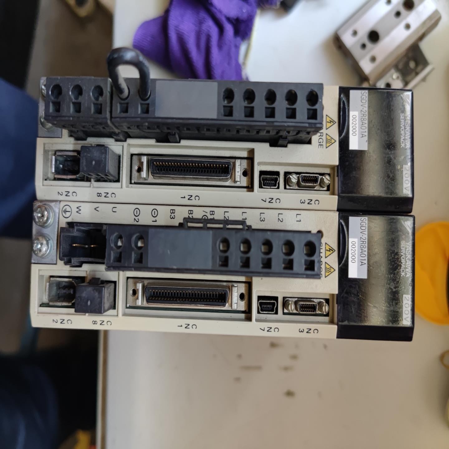 安川sgdv-2r8a01a002000共十都是件功