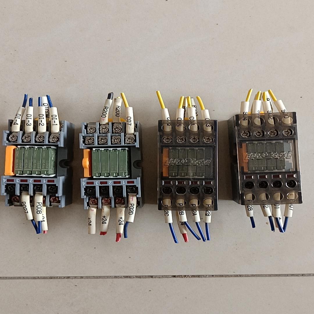 {雅致机械商行}韩国4点继电器模块RXT-G04N共四个拆机