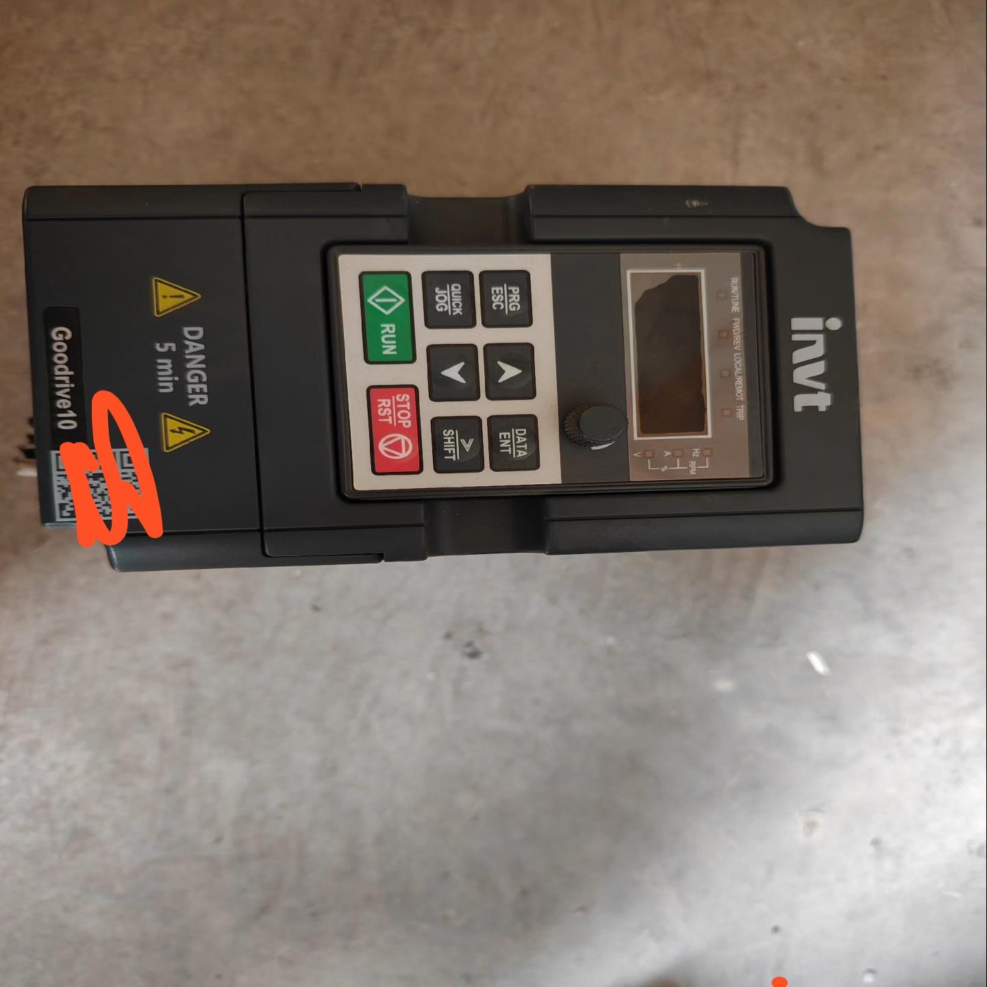 9成新英威腾GD10-0R4G-S2-B变频器0.4KW，2