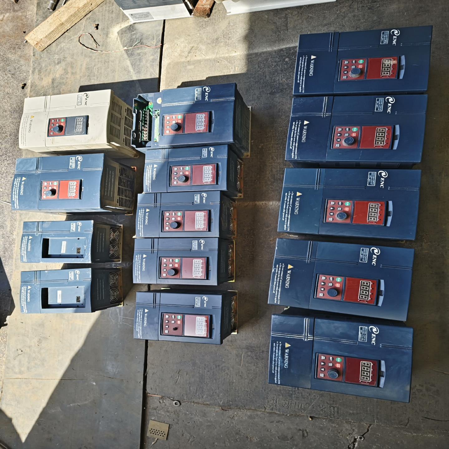 易能变频器EDS1000-4T0075G/0110p   7