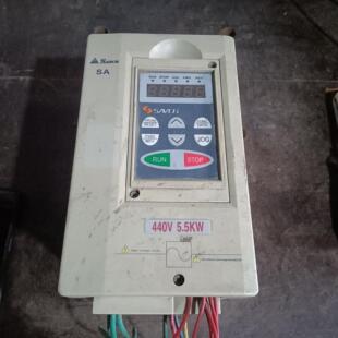 设备配件 5.5KW 三基变频器 功能正常 拆机一台 成色一般般