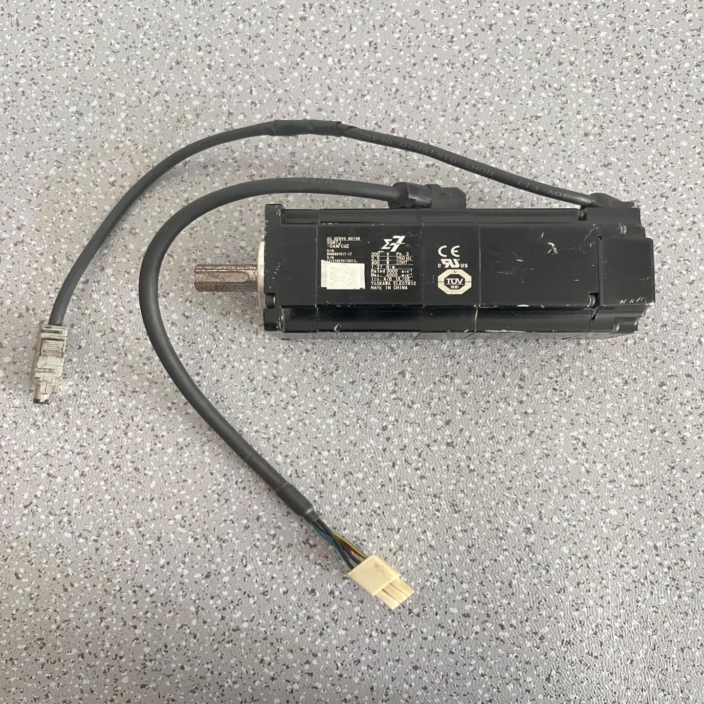 SGM7J-04AFC6E，安川7系伺服电机400W带刹车，