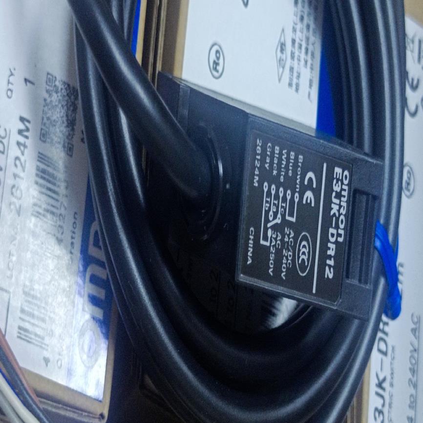 #传感器光电传感器E3JK-DR12-C  2m 24
