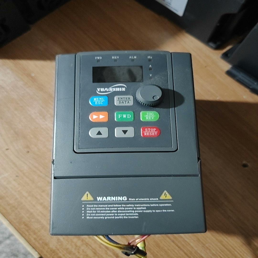 [德峰]源信220V  1.5KW变频器YX3000-2S0015G