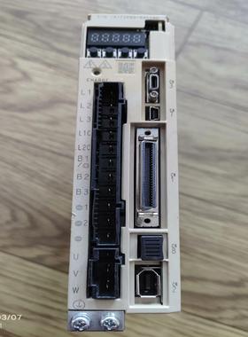 （设备配件）安川2-r8a00a002驱动器sgd7s