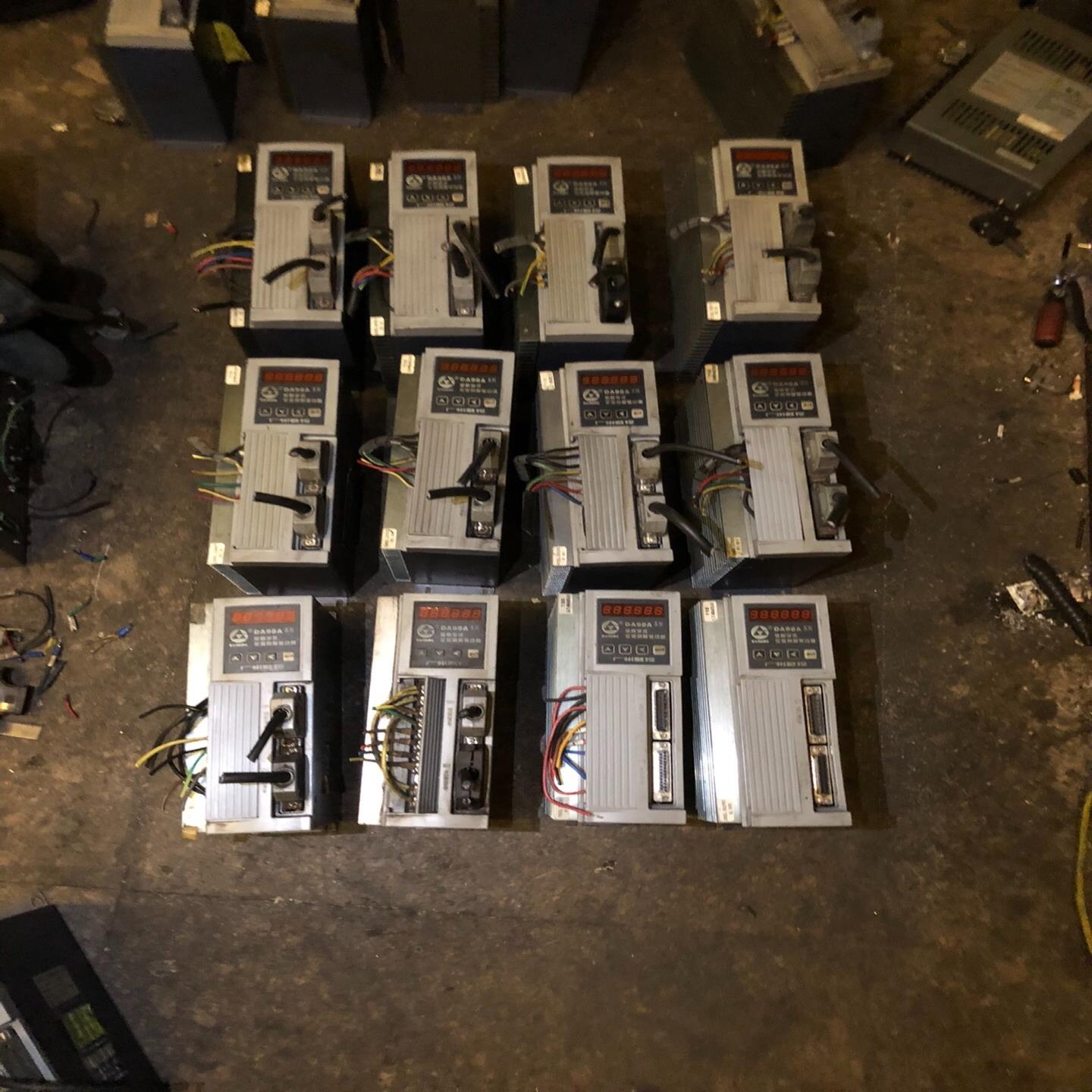 （设备配件）拆机广数伺服驱动器DA98A-10，功能正常，运费倒付。