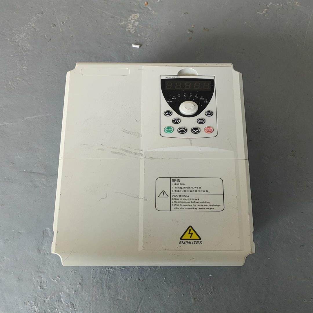 艾克特变频器AT500一T3一015G/018PB