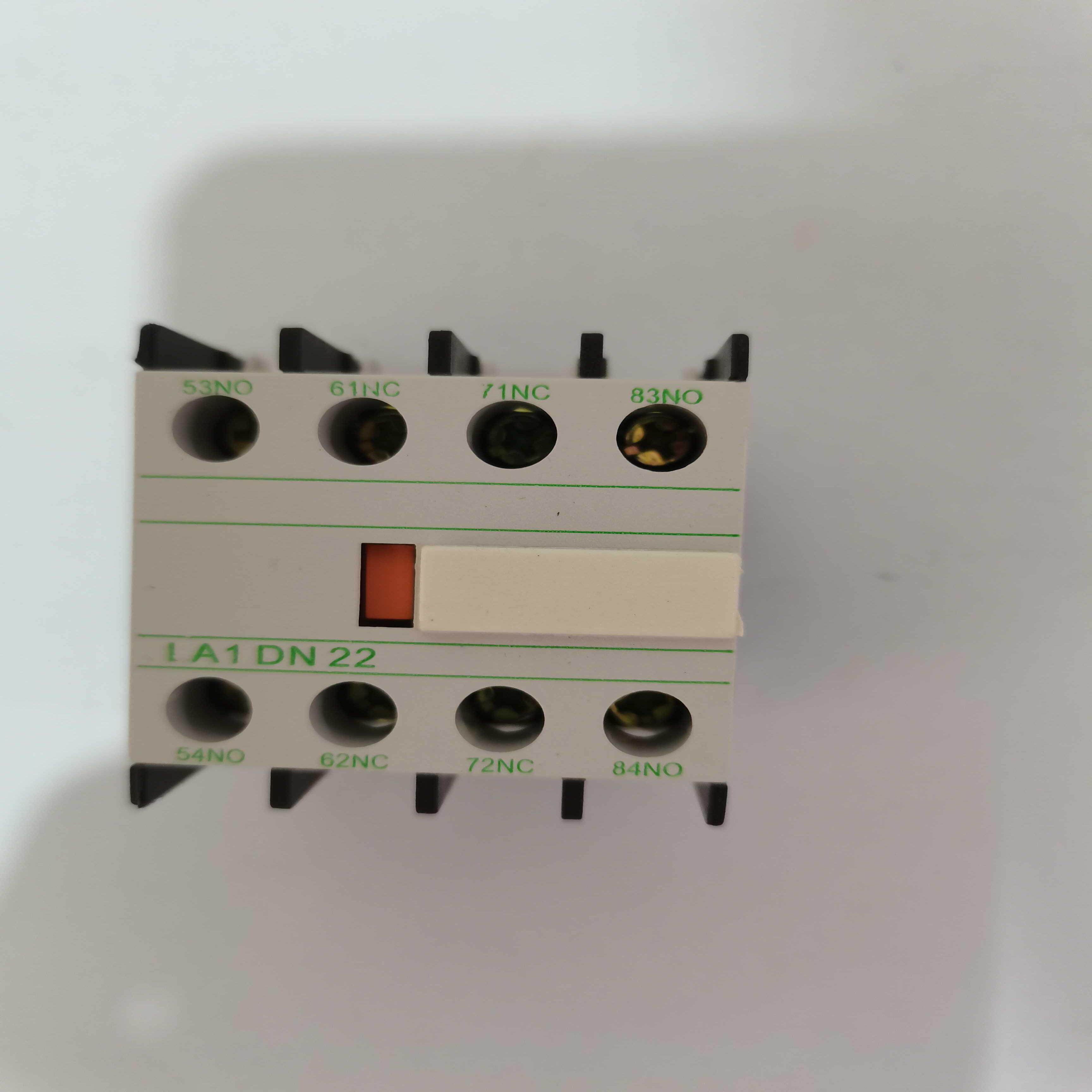 LA1-22辅助触头组辅助触头YIRE上海意日电器2A2B两开两闭议价