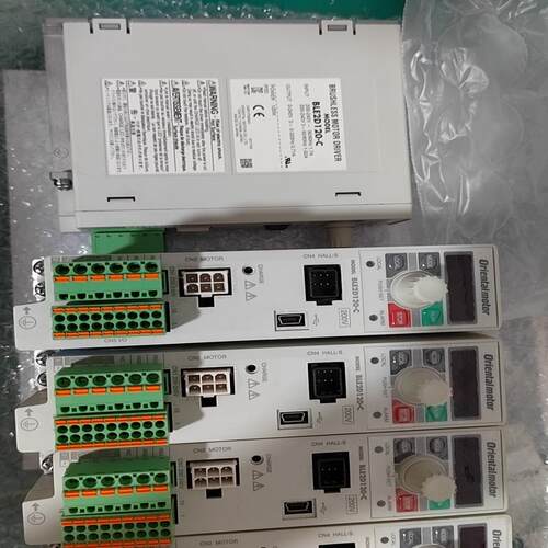 BLE2D120-C  东方马达调速驱动器 原装九新 可