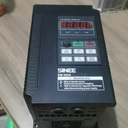 正弦变频器EM303A-2R2G/3R0P-3CB