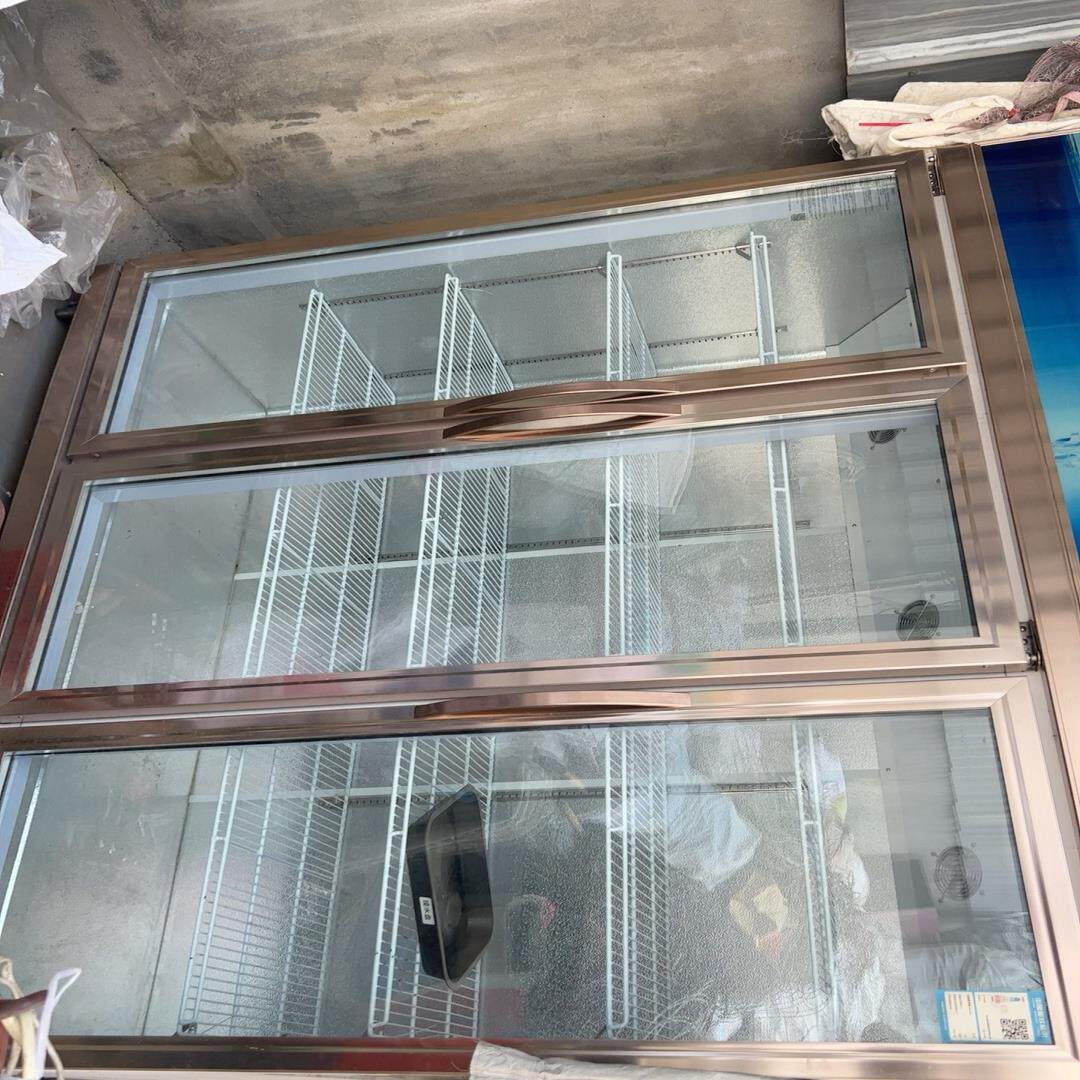 （设备配件）99新星星三门陈列柜，只用了一个月3500自提