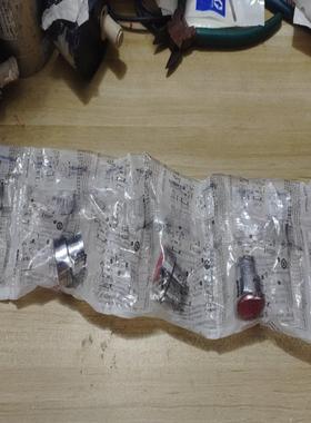 按钮ZB2-BA4C  平头按钮红色5个,，，