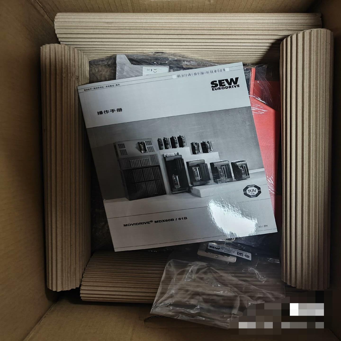 SEW变频器MDX61B0030-5A3-4-00现货三台咨