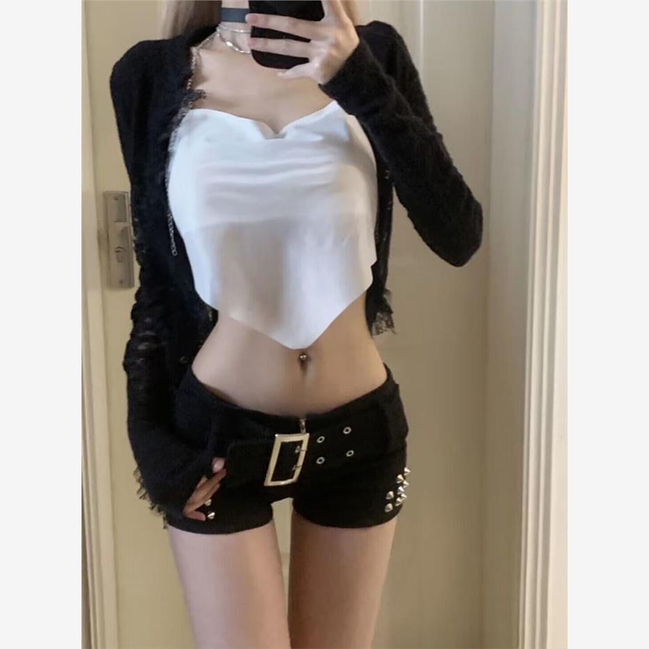 网红性感低腰辣妹超短裤女2025夏季铆钉弹力紧身热裤黑色女团短裤
