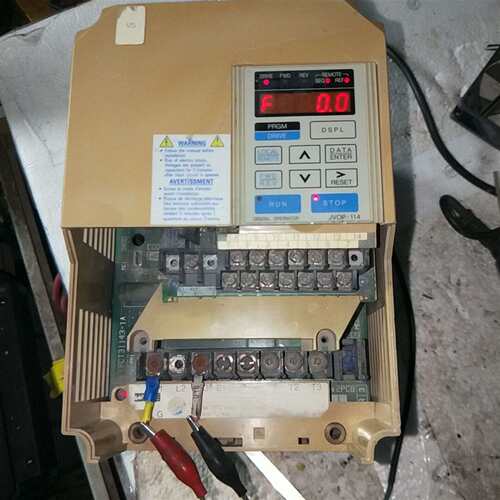 可维修220v7.5kw/11kw变频器cimr-cpu23p