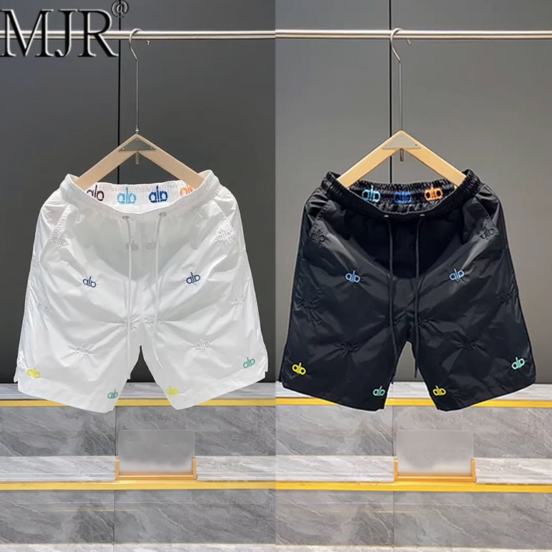 高端刺绣五分裤男款2026年夏季新款潮流时尚速干沙滩裤男运动短裤
