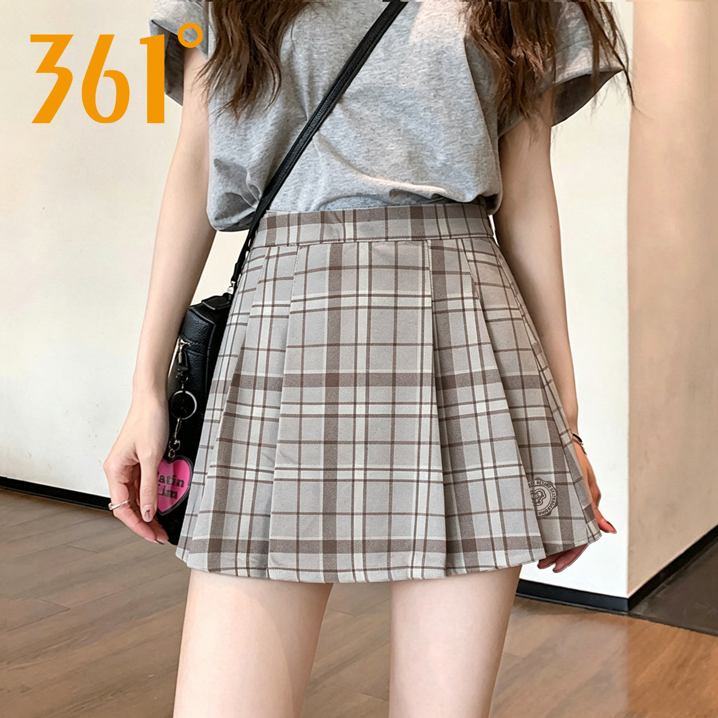 361运动短裙女2026年早秋新款休闲百搭格子裙女士宽松透气百褶裙