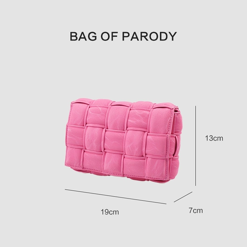 Розовая сумка через плечо, коллекция 2023