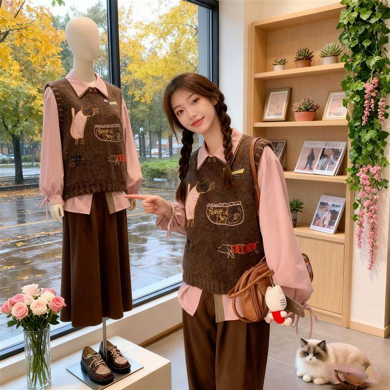 美拉德咖色卡通刺绣针织马甲背心女秋装内搭polo领衬衫两件套上衣,女装/女士精品,衬衫,淘宝优惠券,粉丝福利购,淘宝优惠卷