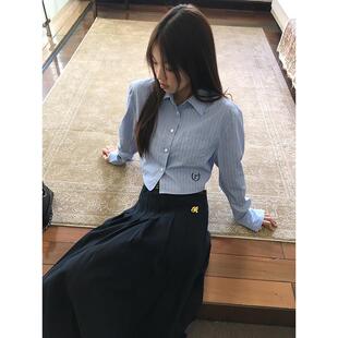 红人馆蓝色衬衫女秋季2025新款女装条纹法式小众上衣长袖短版衬衫