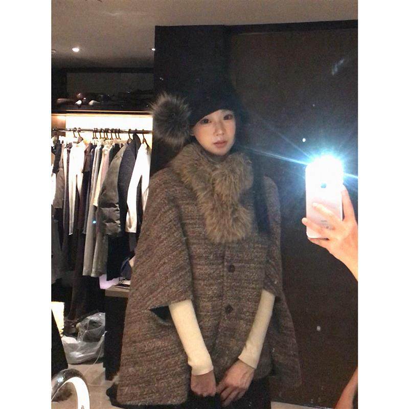 红人馆羊毛大衣女款2025新款冬装斗篷短款小个子呢子正肩毛呢外套,女装/女士精品,毛呢外套,淘宝优惠券,粉丝福利购,淘宝优惠卷