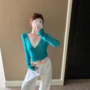 湖绿色V领镂空肌理感针织开衫女早秋超好看软糯毛衣别致漂亮上衣