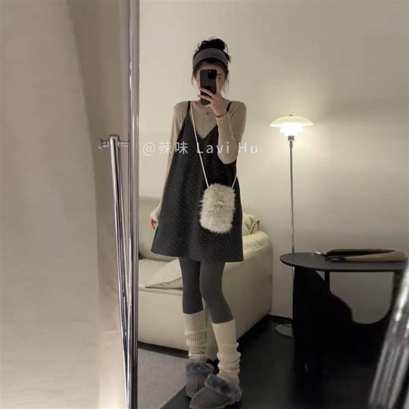 灰色毛呢加厚碎花吊带裙女秋冬甜美风叠穿外搭宽松背心裙辣妹短裙,女装/女士精品,背心吊带,淘宝优惠券,粉丝福利购,淘宝优惠卷