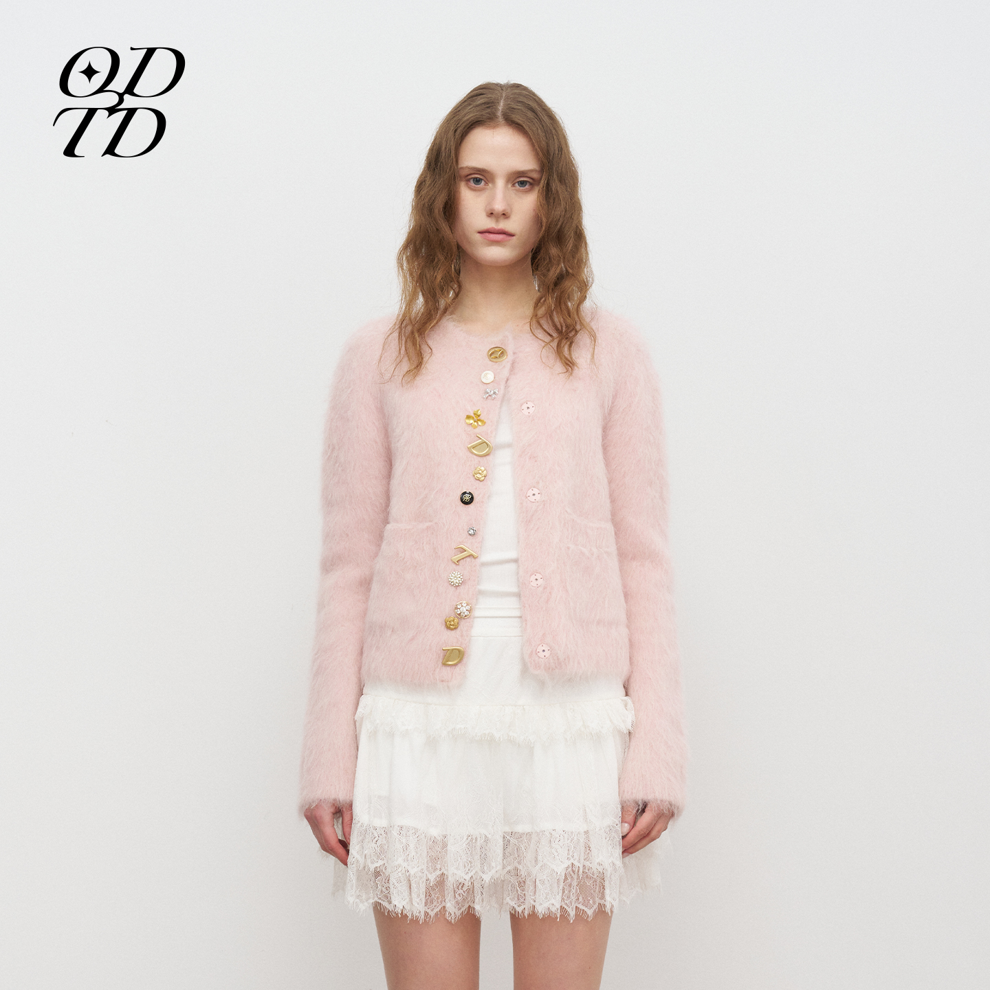 羊驼毛混色扣子针织开衫圆领上衣