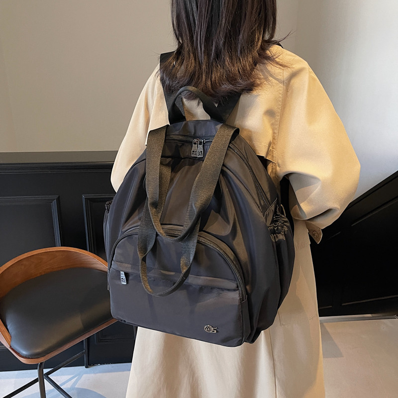 便携旅行双肩包女大容量学生背包