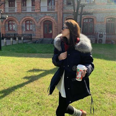 亮世秋羽绒服2025超大真毛领连帽工装派克服女冬季加厚中长款外套