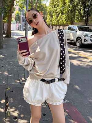 「 2.26春夏新品 」MMFISH 慵懒一字领贝壳扣斜肩长袖上衣 26T036