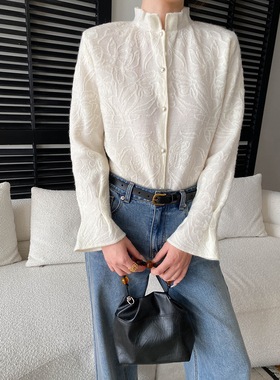 司南 早春新款 法式宫廷风木耳边立领提花喇叭袖针织开衫 SN8659