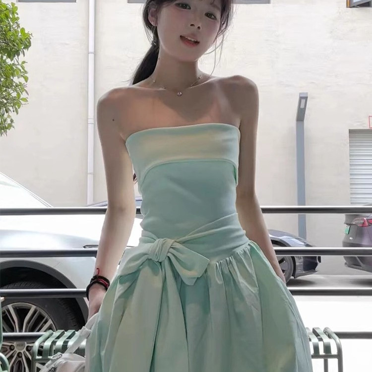 法式薄荷绿抹胸连衣裙子女夏季2025新款海边度假风收腰露肩长裙子