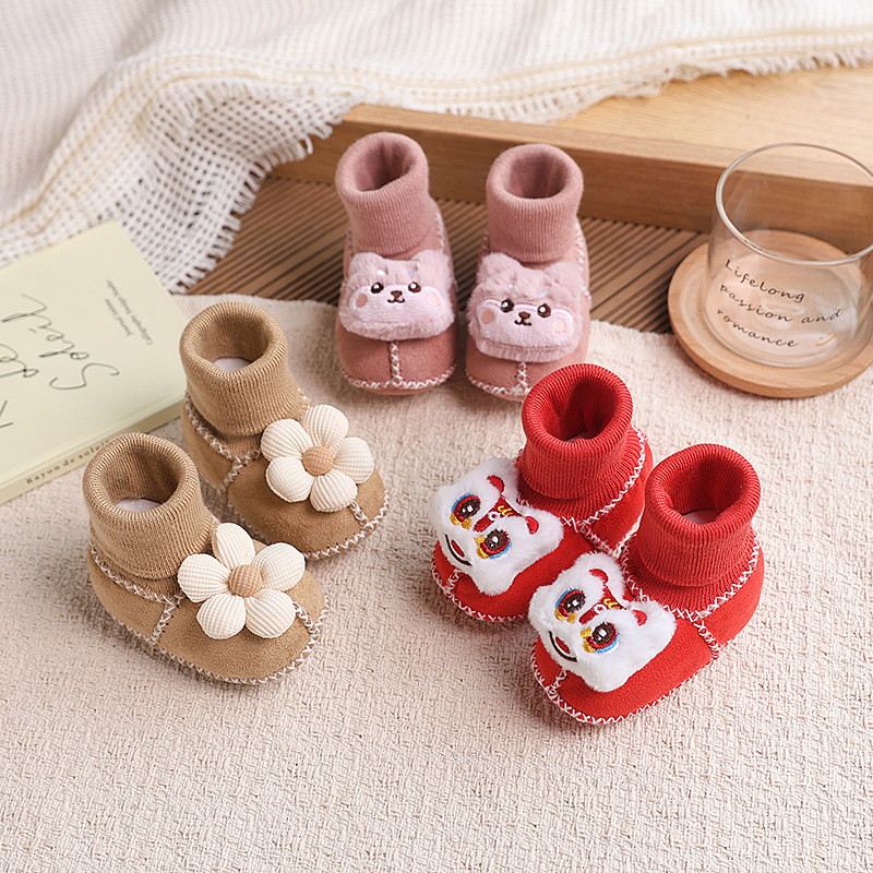 0-1岁小宝宝秋冬婴儿鞋加绒厚袜套脚不掉可爱公仔防滑学步袜软底