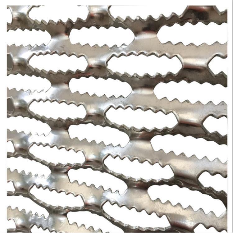 翻鱼嘴齿型踏步板边起鳄PCW鼓冲孔网冲压板定防滑加做工定做