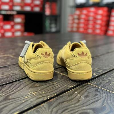 阿迪达斯ID4077经典低帮面包板鞋