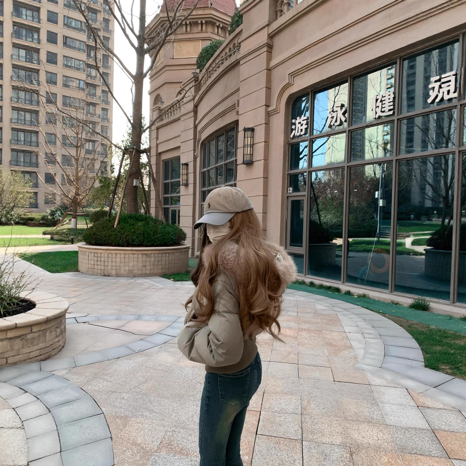 2025新款女款加厚休闲百搭不臃肿短款棉袄收腰外套冬季穿搭