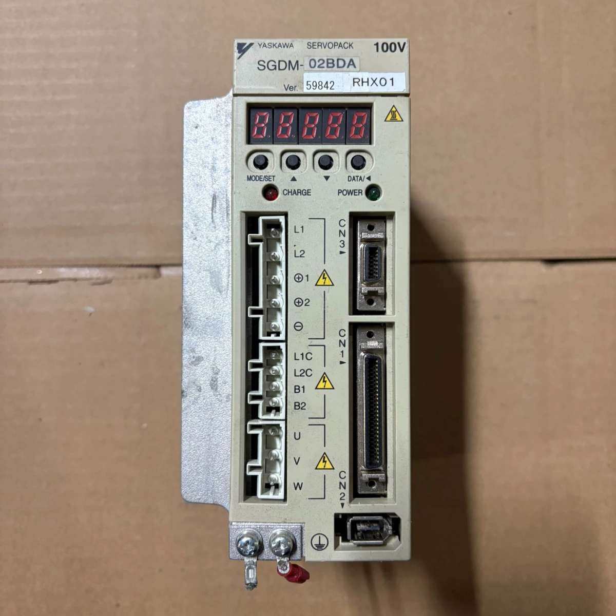 SGDM-02BDA 伺服驱动器