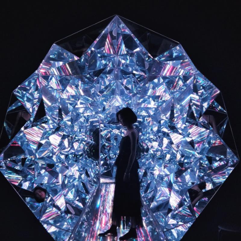 隧道隧道景区引流LED石隧打道拍照七彩灯光节钻网卡红万花万棵松