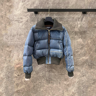 乌泽尔 2024年秋冬新款牛仔拼接拉链短款羽绒服白鹅绒保暖外套女