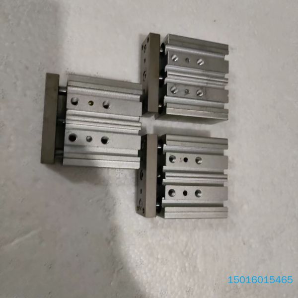 亚德客三轴气缸，型号TCL20X20S，九成新，功能正常，标