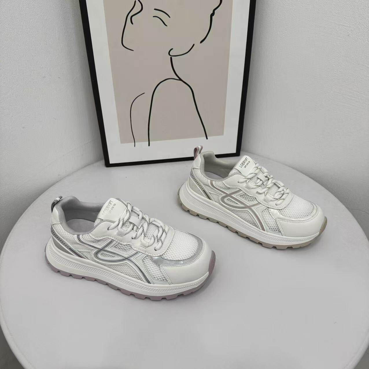 厚底百搭运动鞋2026新款女款春款爆款轻便软底不累脚休闲鞋增高潮