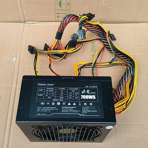 动力火车风云700WS系列电源，额定功率600W，成色漂亮，