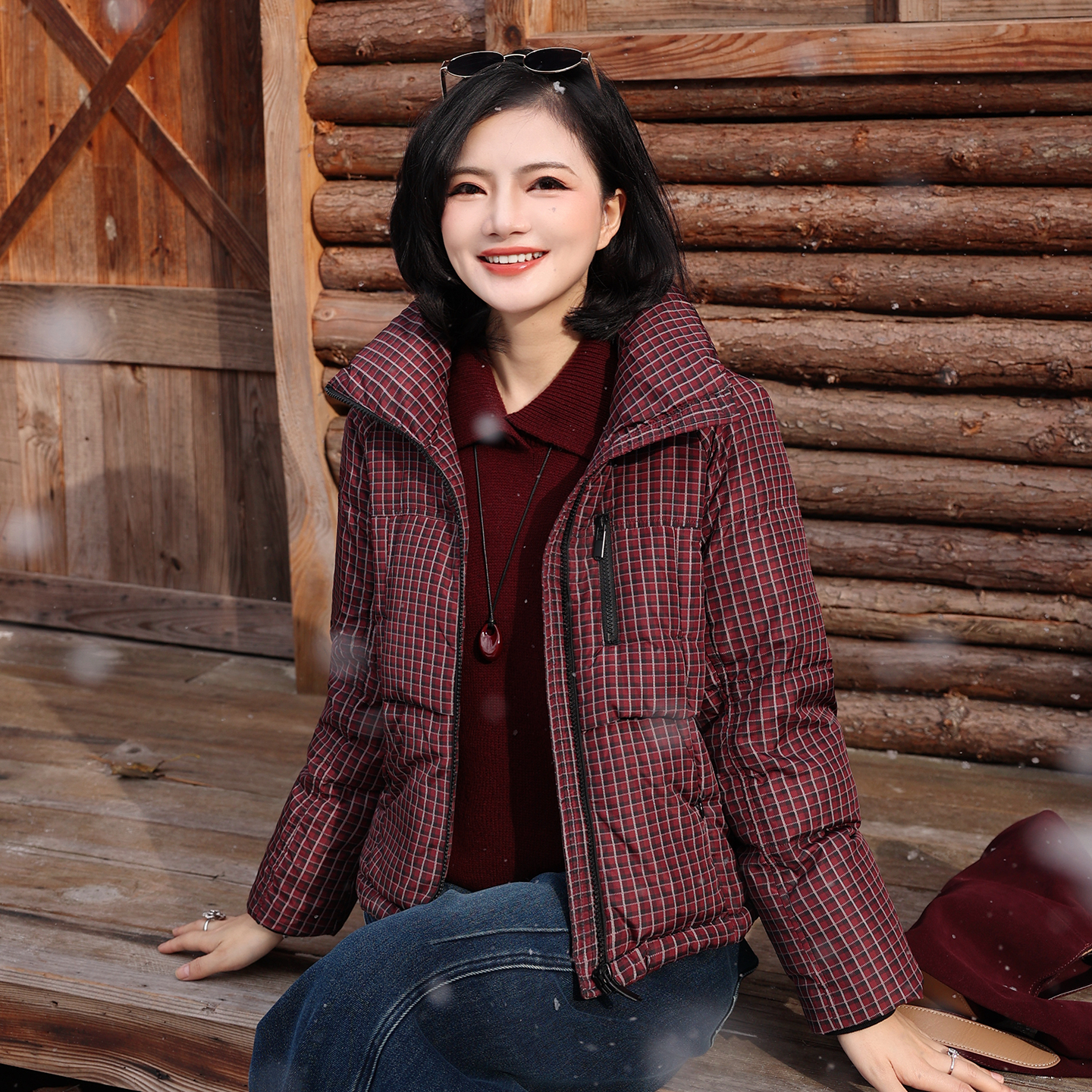 时尚立领格子90白鸭绒羽绒服女