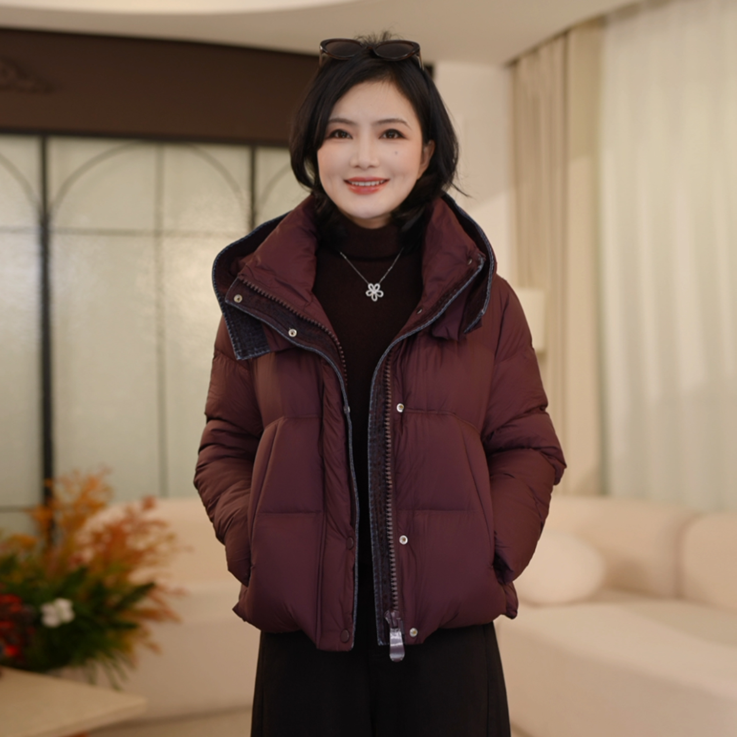 拼接拉链连帽羽绒服女短款