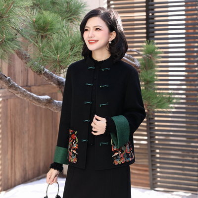 新中式国风刺绣盘扣毛呢外套女
