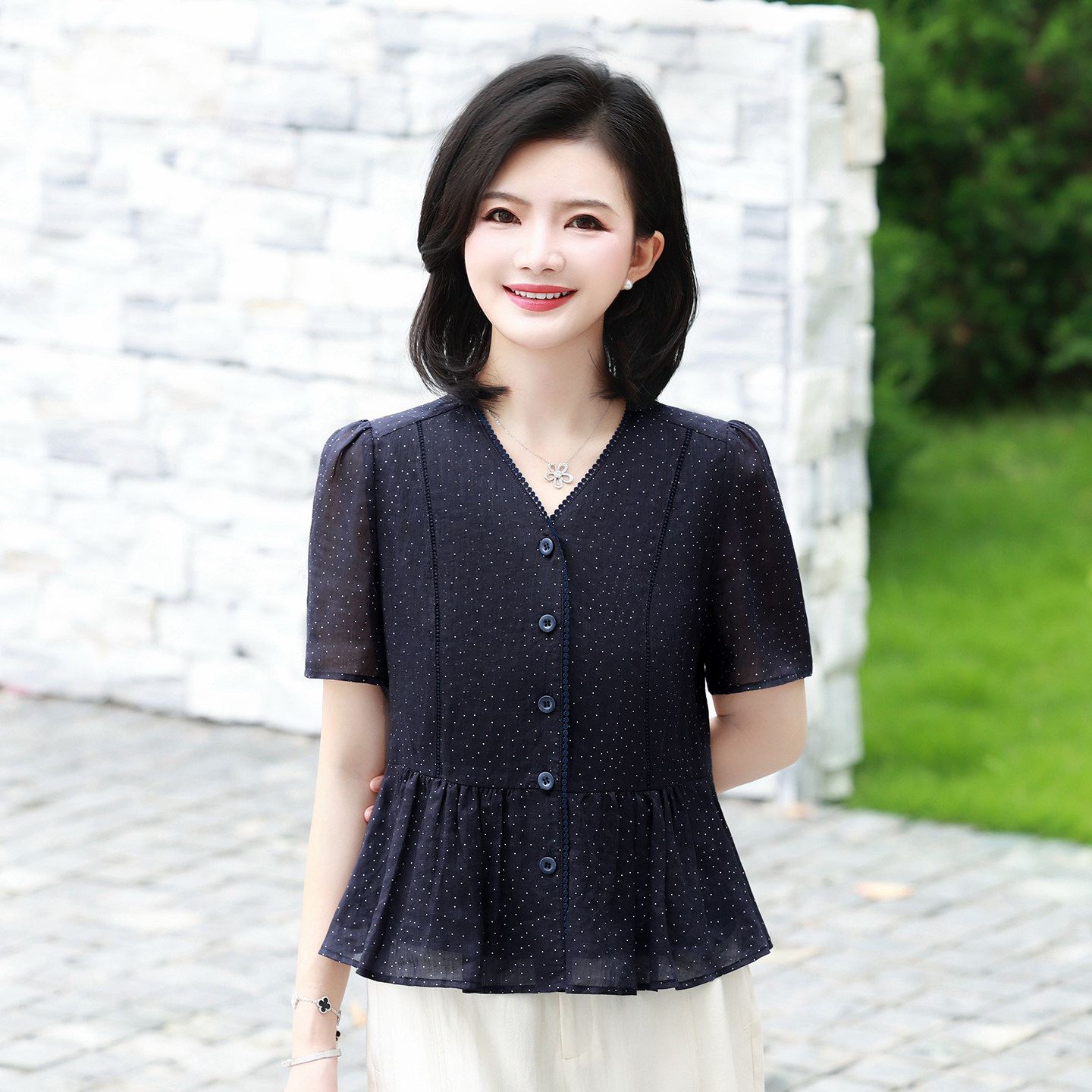 枫竺阿楠轻薄透气苎麻v领蕾丝波点收腰衬衫2026流行新款女上衣